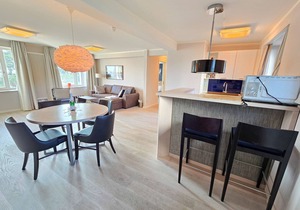 Apartment with sea view, 3 bedrooms and balcony