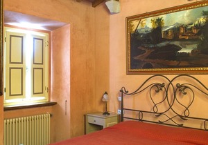 apartment with swimming pool in the Pontremoli hills