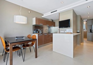 Apartment with terrace facing beach and near train