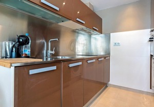 Apartment with terrace facing beach and near train