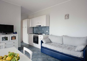 Apartment with terrace. Shared pool. 150 metres from beach