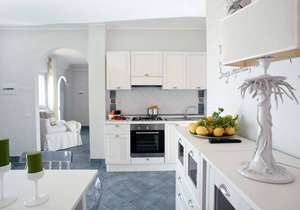 Apartment with terrace. Shared pool. 150 metres from beach