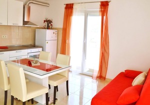 Apartments Anamarija, (14980), Vinišće, Croatia
