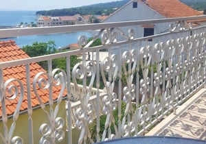 Apartments and rooms Mira, (15574), Sućuraj, Croatia
