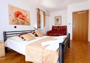 Apartments and rooms with parking space Duce, Omis - 10303