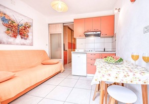 Apartments Ennio, (9948), Povlja, hr