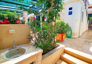 Apartments Ennio, (9948), Povlja, hr