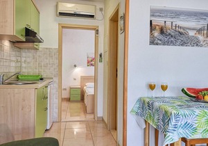 Apartments Ennio, (9949), Povlja, hr