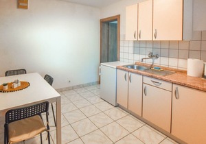 Apartments Garoful (82851-A1) - Sv. Filip i Jakov
