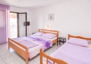 Apartments Garoful (82851-A5) - Sv. Filip i Jakov