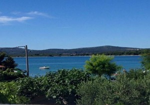 Apartments Roko - One bedroom apartment with balcony and sea view (A2)
