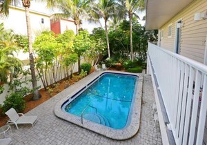 Apartments in Holmes Beach, FL, USA