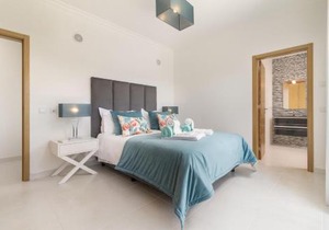 Apartments in Porto de Mós, Portugal