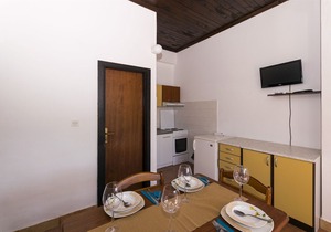 Apartments Irena (16831-A5) - Tkon - island Pasman