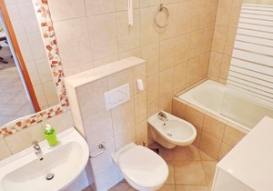 Apartments Ivan, (8797), Basina, Croatia