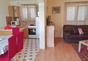 Apartments Lidija, (14586), Vinišće, Croatia