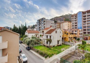 Apartments Lora 13.Jula, 15