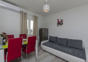 Apartments Lorenzo (26581-A2) - Lokva Rogoznica