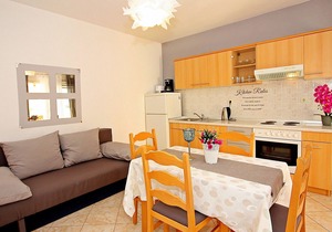 Apartments Mara, (12240), Supetar, Croatia