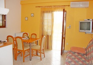 Apartments Vice, (11656), Sućuraj, Croatia
