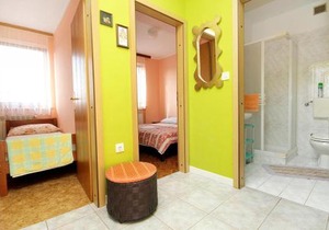 Apartments with parking space Umag - 7109