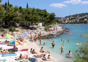 Apartments with swimming pool Mavarstica, Ciovo - 2053