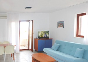 Apartments Zdenka, (7964), Supetar, Croatia