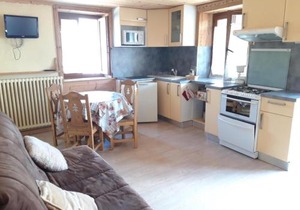 Appartement 2* au 1er étage d'une maison traditionnelle, central, près des pistes et commerces - FR-1-618-6