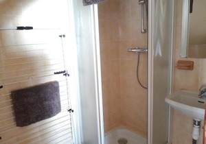 Appartement 2* au 1er étage d'une maison traditionnelle, central, près des pistes et commerces - FR-1-618-6