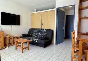 Appartement 2 pièces avec terrasse et parking à 150m de la mer - FR-1-225-451