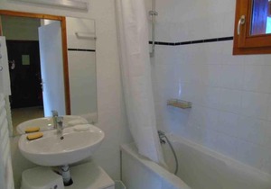 Appartement 2 pièces + cabine, 6 pers, à Valfréjus, draps inclus, animaux admis - FR-1-561-15