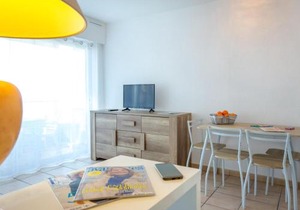 Appartement 2 pièces avec Terrasse - Plage à 50m - Climatisé - Proche Gare et Commerces - FR-1-466A-4
