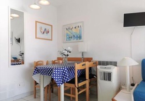 Appartement 2 pièces proche plage avec vue mer, clim, Wifi et piscines - FR-1-609-21