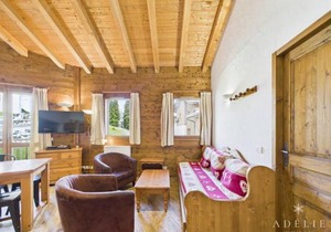 Appartement 4 Pièces au Centre de la Station, Proche Remontées Mécaniques, Parking et Balcon Est - FR-1-398-521