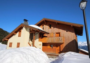 Appartement 4 pièces mezzanine avec balcon, équipements complets, animaux admis, parking couvert. - FR-1-293-64