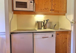 Appartement au pied des pistes avec balcon et cuisine équipée - FR-1-455-7