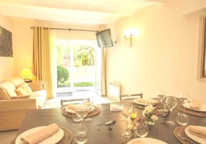 Appartement charmant a Forcalquier avec piscine partagee