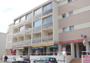 Appartement climatisé proche des thermes avec balcon - FR-1-503-50