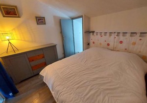 Appartement climatisé 2 pièces à 160m de la plage avec terrasse, parking privé et proche commerces - FR-1-423-240
