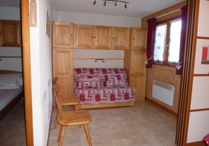 Appartement cosy 6 pers. proche pistes avec balcon, casier à skis et parking couvert - FR-1-573-32