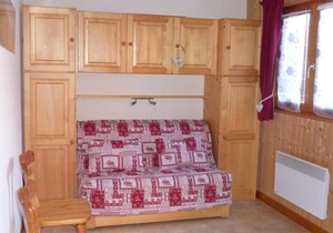 Appartement cosy 6 pers. proche pistes avec balcon, casier à skis et parking couvert - FR-1-573-32