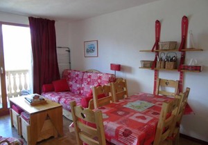 Appartement cosy 2 pièces + cabine, 6 pers., proche télésièges, commerces, avec balcon et équipement complet - FR-1-561-28