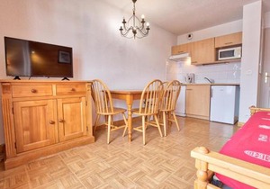 Appartement cosy avec piscine, au pied des pistes, parfait pour 4 personnes - FR-1-505-112