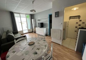 Appartement 2 pièces avec terrasse et véranda, à 200 m de la plage, commerces et pistes cyclables - FR-1-324A-22