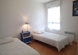 Appartement T2 moderne avec balcon, proche plage et port à Étel - FR-1-479-54