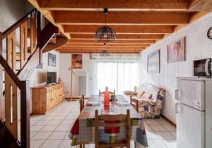 Appartement T3 6 pers avec jardinet, BBQ, proche thermes, parking privé, 3 stations de ski à proximité - FR-1-402-9