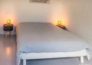 Appartement T3 avec balcon proche commodités, parking inclus - FR-1-349-198