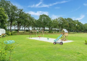 Appealing holiday home in Zwiggelte with garden