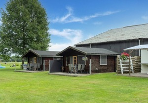 Appealing holiday home in Zwiggelte with garden