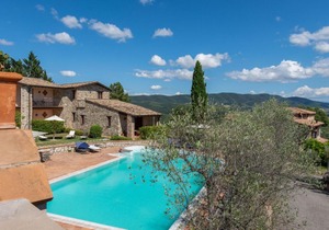 Appealing Holiday Home in Collazzone with Sauna & Pool